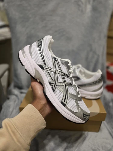 Asics Gel 1130 Bianco Argento Puro Taglia UK 9 ✅️ VENDITORE DI FIDUCIA?SPEDIZIONE VELOCE?