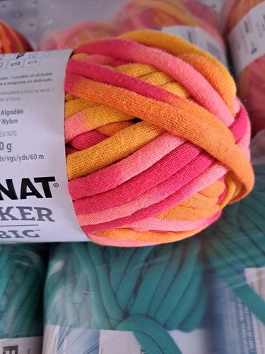 New Bernat Maker Big Yarn 12 x 250g - chunky tubular yarn 3kg total - Picture 5 of 6