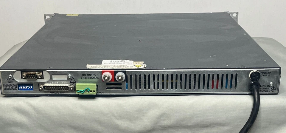 Fonte de alimentação DC programável de vários intervalos B&K Precision VSP4030 - Imagem 3 de 4