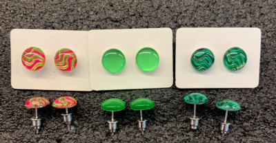 3 verschiedene Paar handgefertigte 10 mm breite Acryl Ohrstecker