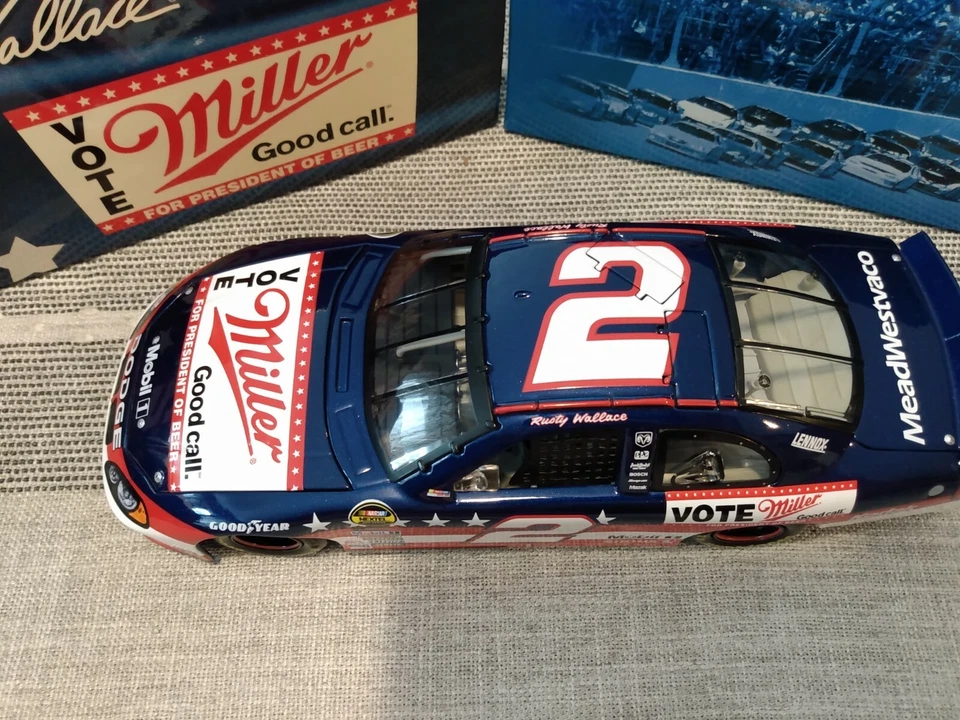 Rusty Wallace #2 Miller / Vota Miller por Presidente de Cervezas Interpid 1 de 600  Foto 3 de 4