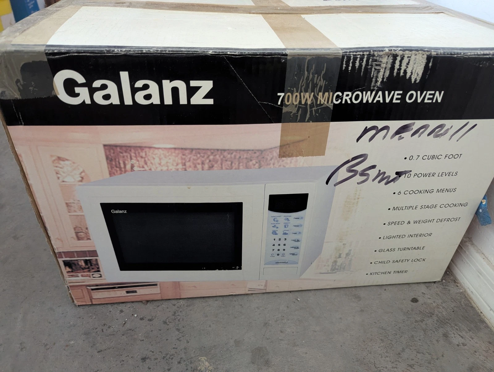 Galanz Countertop Microwave Oven (.7 cubic feet) wp700aj17-2 Great Condition
Opens in a new window o