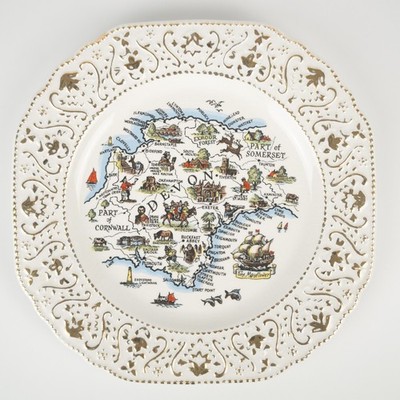 Vintage Britannia Designs Devon Kartenteller - durchbohrter Rand - cremefarben - 8'' Vintage