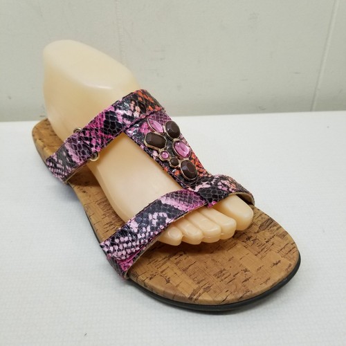 vionic leopard print sandals