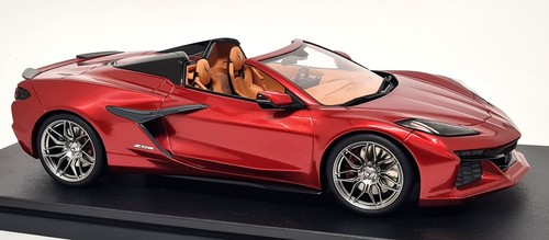 GTSpirit 1/18 - Coche modelo a escala de resina Chevrolet Corvette C8 Convertible Rojo 2022 - Imagen 8 de 9