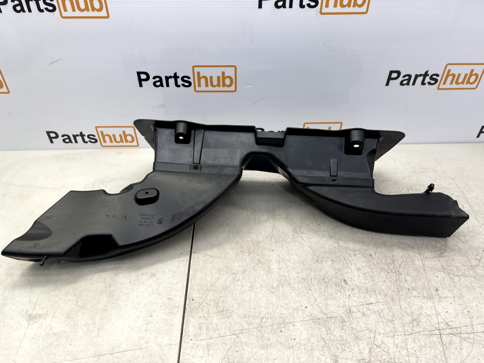 2014-2020 BMW I8 FRONT BUMPER LOWER AIR DUCT GUIDE W/ INLETS OEM 7336224