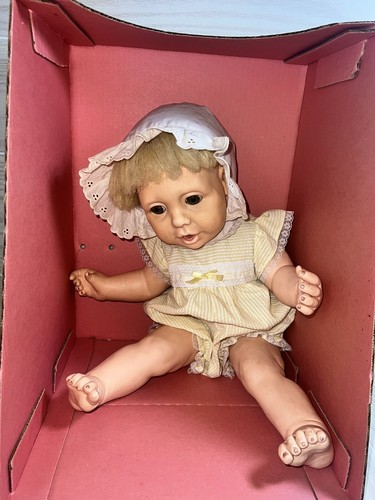 Real Baby Wide Eyed Doll 1985 Judith Turner Hasbro  Sunsuit 21" Vtg Original Box - Picture 3 of 11