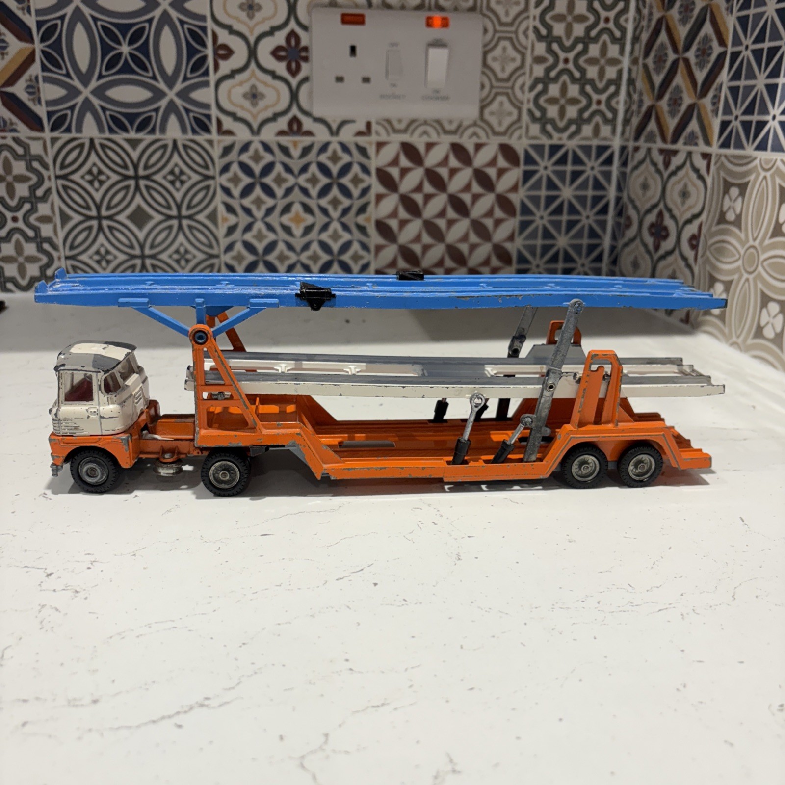 Picture 2 of 24