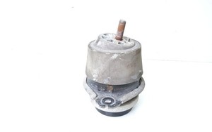 Volkswagen Touareg I 2008 Diesel 176kW Motorlager Motordämpfer BOS34900