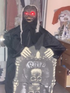 Tekky Guardian of the Grave animatronic Halloween Prop w/box RARE