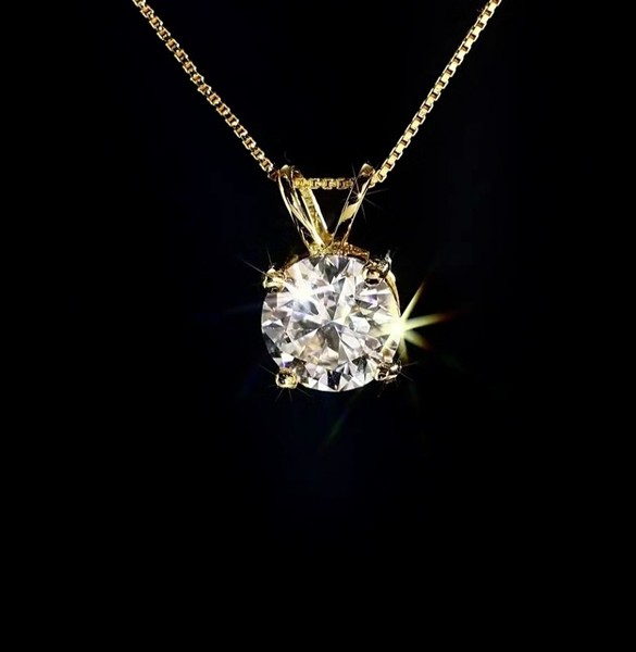 Colgante con Diamante