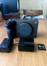 Sony FX30 Cinema Digital Camera - Gray ILME-FX30B battery/charger and 512 sdxc