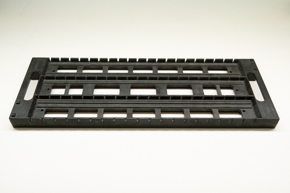 Eis Rack Lot of 20 - COM-KYL (EIS) RA-24CP Style Industrial 23