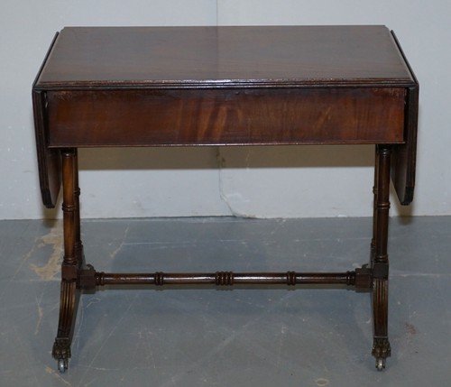 LARGE BEVAN FUNNELL EXTENDING FLAMED MAHOGANY SIDE END LAMP CARD TABLE LION FEET - Picture 9 of 12