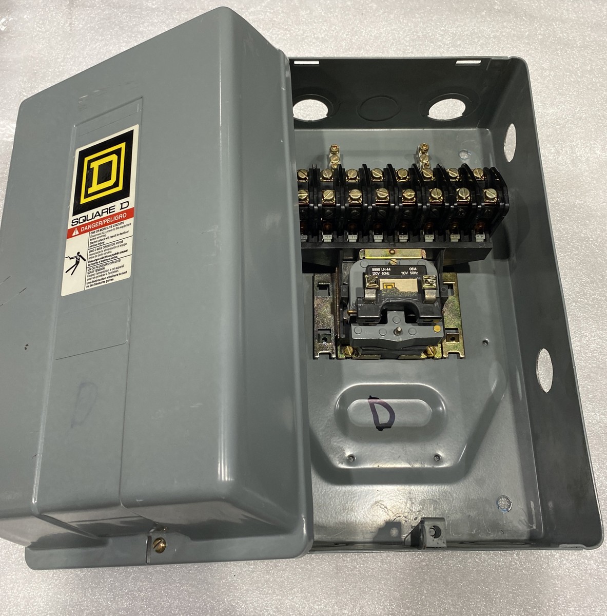 Square D Lighting Contactor 8 Pole Shelly Lighting