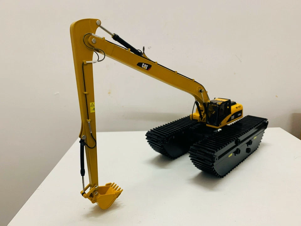 Caterpillar Cat 320D Long Reach Amphibious Excavator 1:50 Engineering Vehicles - Image 2 of 4