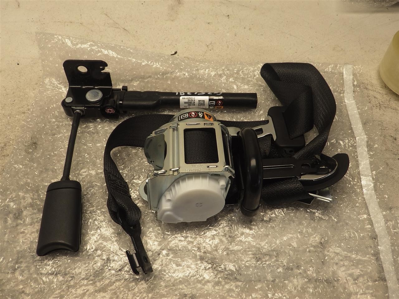 GMC SIERRA DENALI EV 2025 Front Seat Belt 8194055 9177