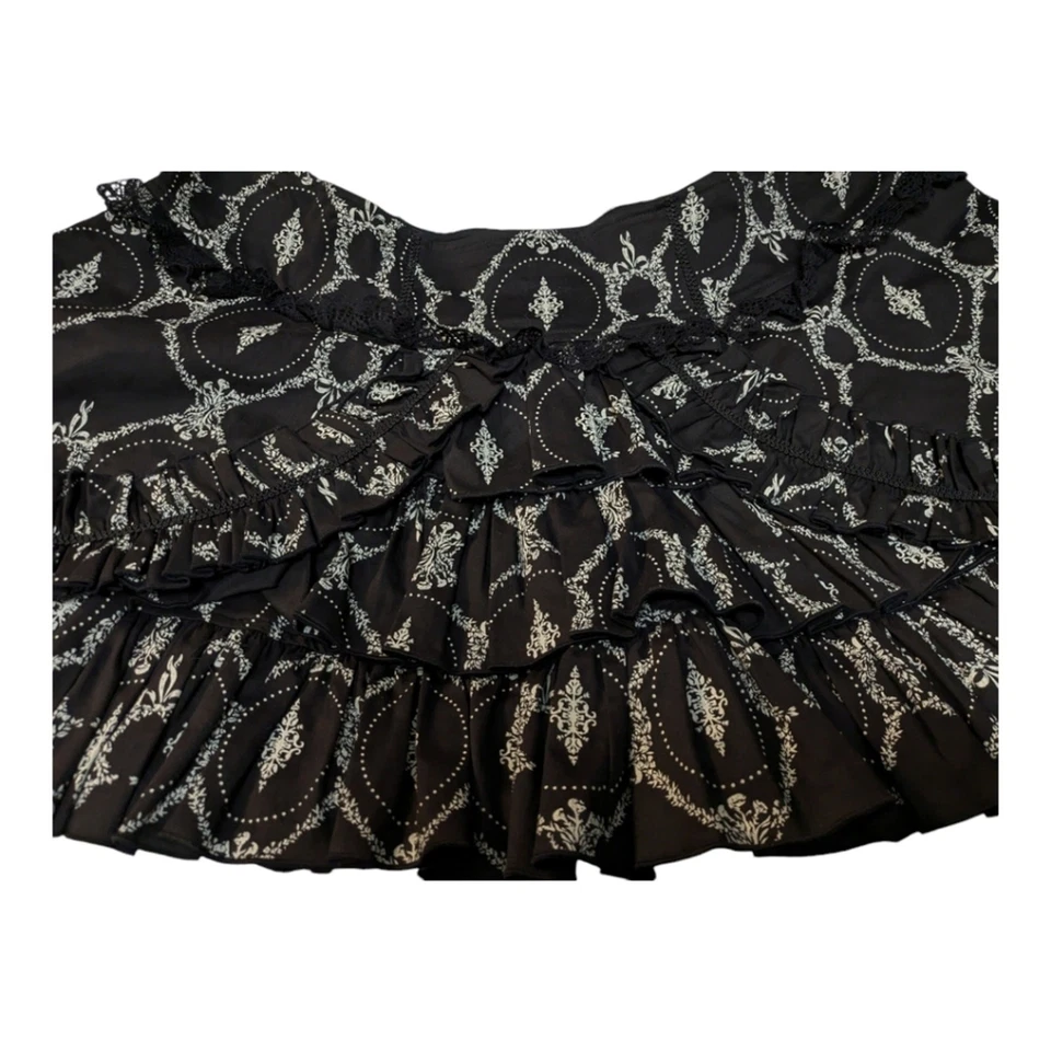 Minifalda Lip Service negra con volantes de encaje talla grande 2 punk gótica Foto 4 de 4