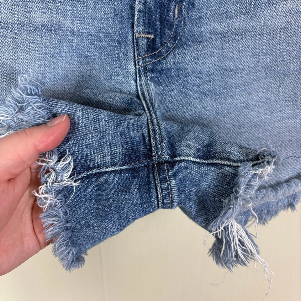 Corto de mezclilla Jules de tiro ultra alto corte deshilachado rígido marca J en Chadron Foto 4 de 4