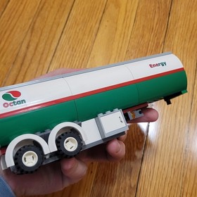 Lego City set 3180 Tank Truck Mostly Complete and Minifigure READ