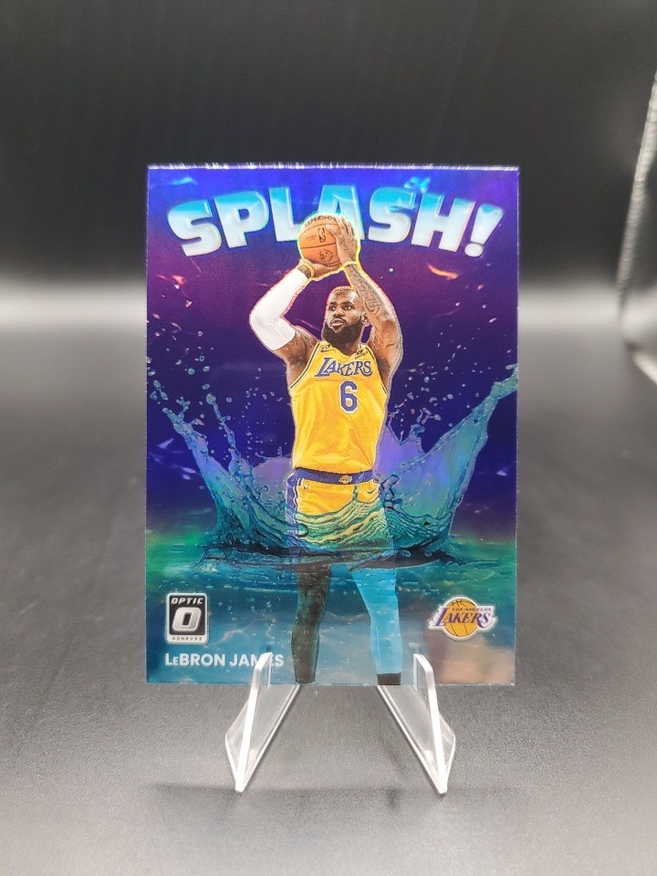 LeBron James 2022-23 Donruss Optic Purple Prizm Splash Lakers Insert