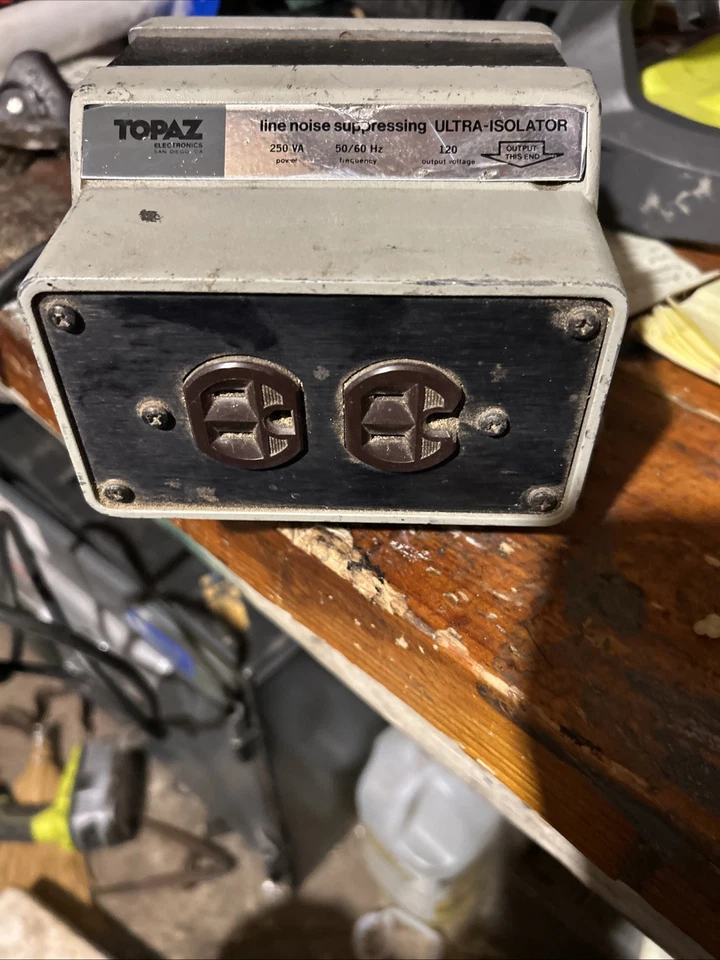 TOPAZ Ultra ISOLADOR Línea Supresor de Ruido 91092-12 120V Foto 2 de 2