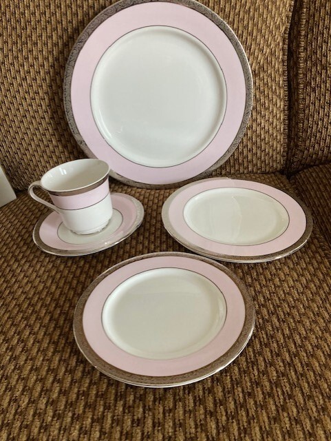 NEW Limited-Edition Mary Kay White w Pink/Silver Trim China --