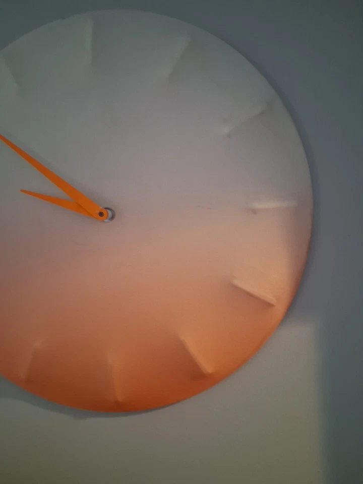 Reloj de pared de tela degradada subconjunto Ikea Sprallis Foto 2 de 3