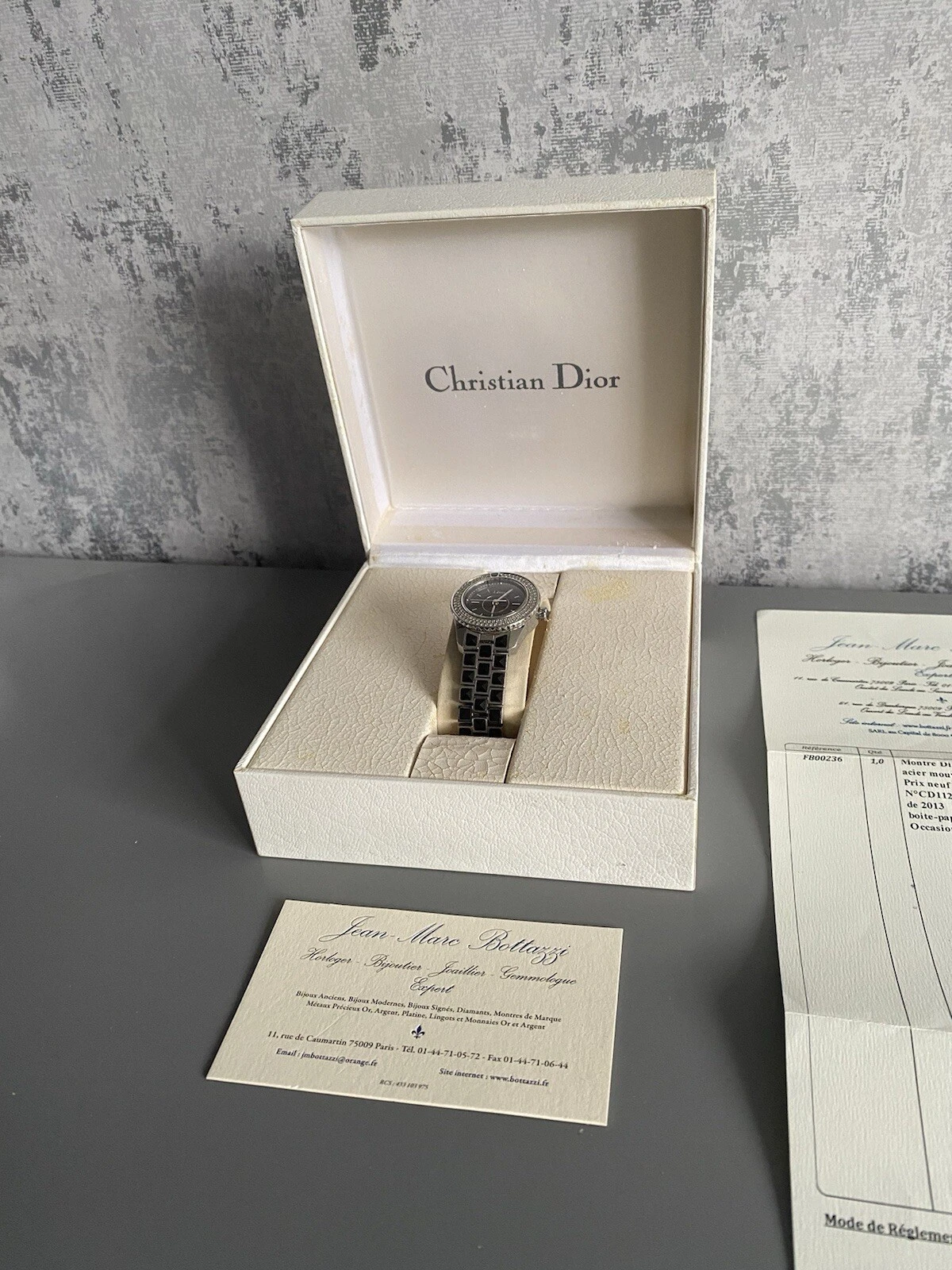 Rare montre femme Christian Dior Christal Diamond CD112119M0021 portée 3 fois