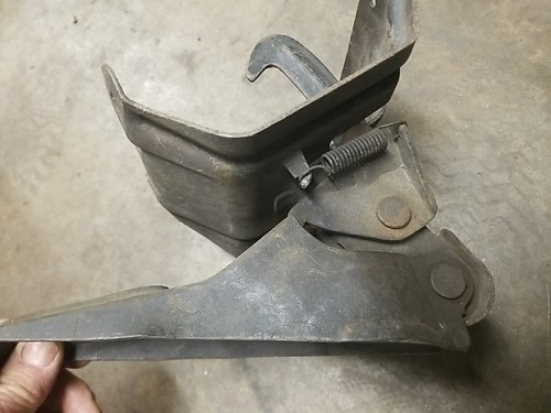 Original GM 1967 Camaro Standard Hood Latch Release VGC - Picture 5 of 7