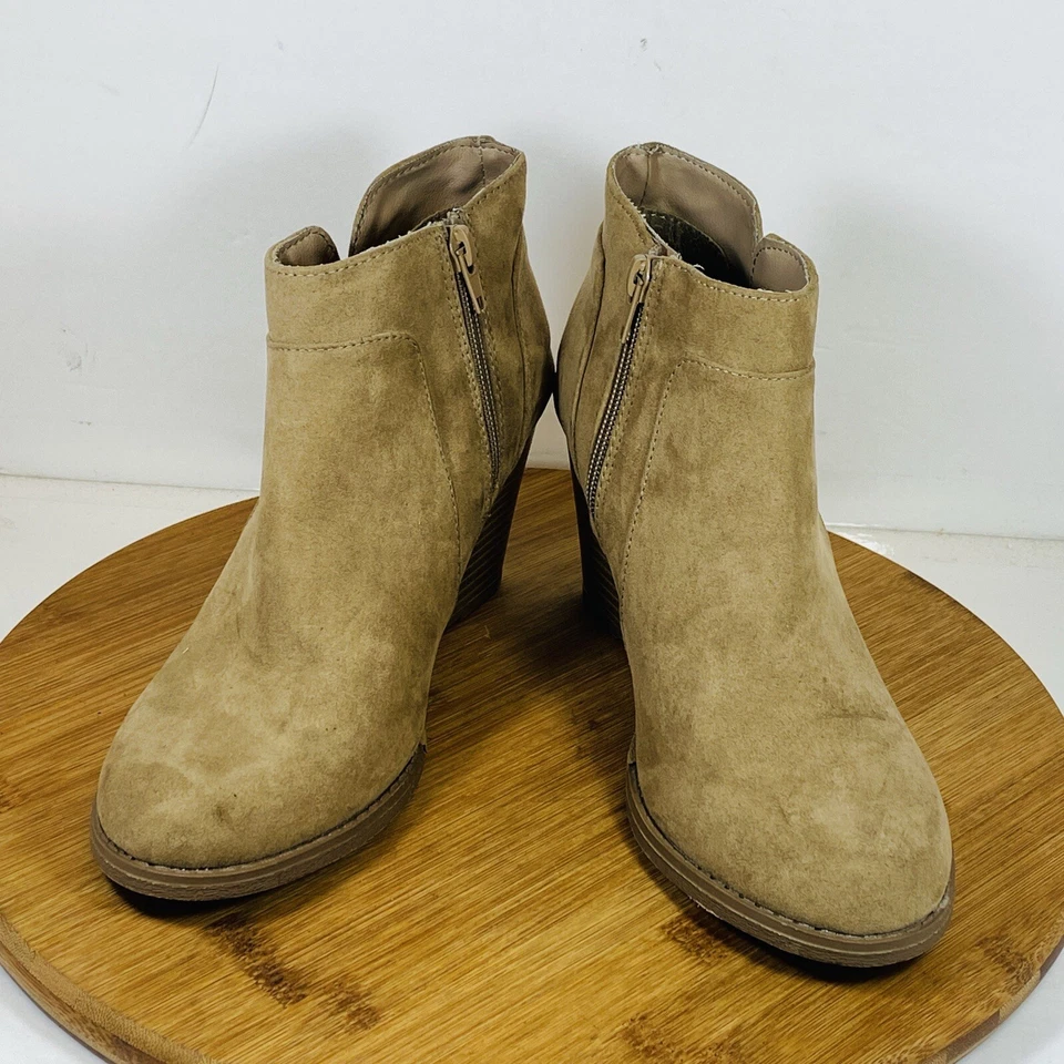 DAVID AARON Tan Faux Suede Wedge Heel Ankle Booties Shoes 6.5 - Image 3 of 4