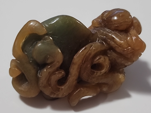 Asian Stone Lion or Dog? Figurine Colors: Jade & Amber - Picture 6 of 15