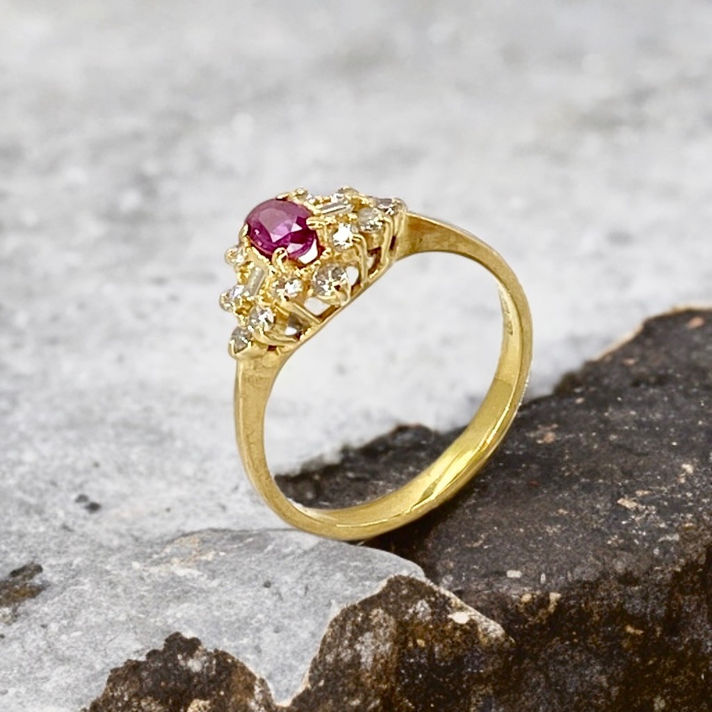 Ruby Diamond Cluster Ring 18ct Solid Gold 2.75gr … - image 2