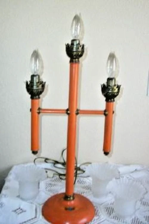 Antiguo candelabro francés Girandole Tole lámpara altar pantallas de vidrio 3 luces bronce Foto 2 de 4