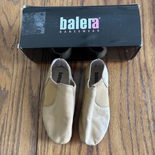 Balera Slop On Jazz Shoes Size 2AM. Very Little Signs Of Being Worn.