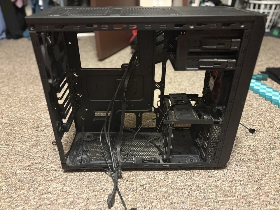 CORSAIR Carbide Series SPEC 03 Mid-Tower  Case Black Window With 3 RGB Fans - Image 4 of 4