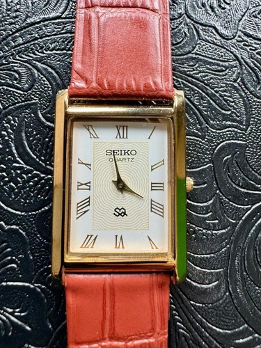 WHITE DIAL-Vintage Seiko Slim Quartz Men’s Wrist Watch