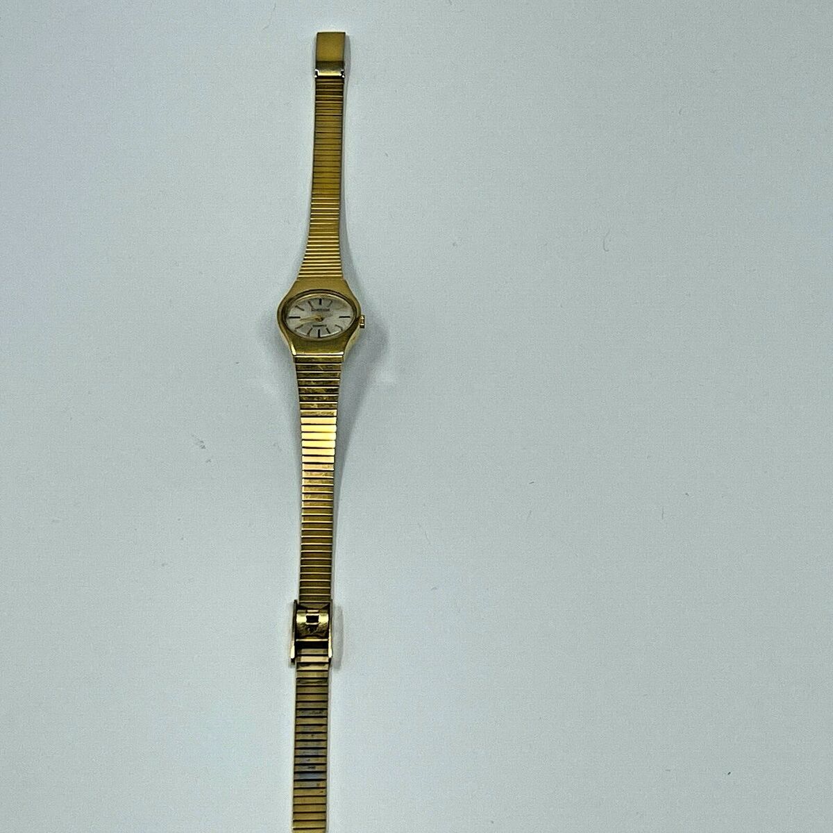 Vintage Armitron Women's Ladies Watch, Gold Tone Oval Shape Vintage Armitron Women's Ladies Watch, Gold Tone Oval Shape