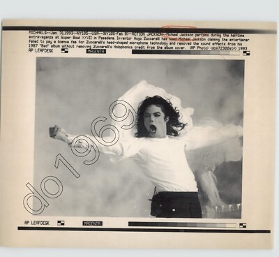 Pop Star MICHAEL JACKSON Performs At SUPER BOWL XXVII 1993 Press LaserPhoto