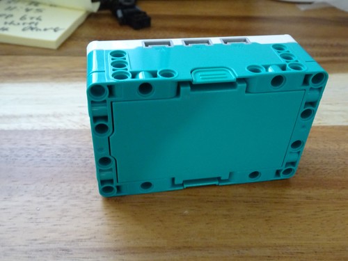 Lego Mindstorms dunkel türkis Elektro Hub 7,3V Akku getestet - Bild 3 von 3