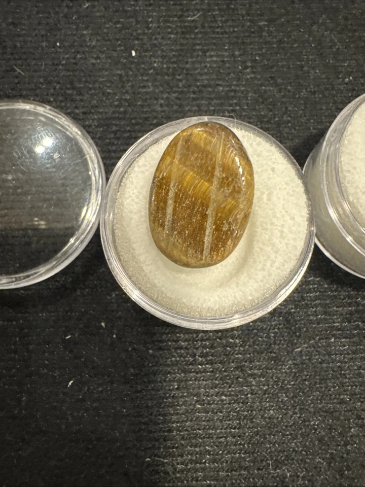 28.95 Karats Of Loose Tigers Eye. - Image 3 of 4