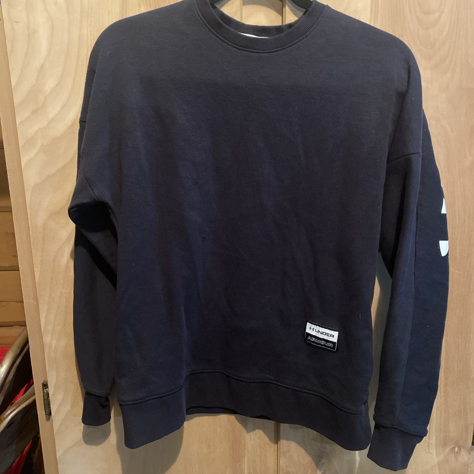 Underarmour Sweatshirt. Youth XL. Black. Long Sleeve. Pullover.