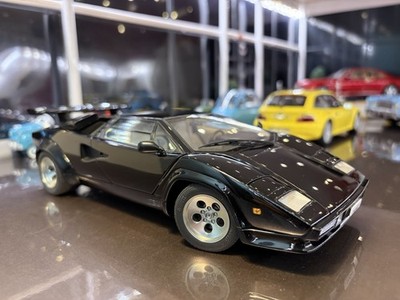 1/18 AUTOart Lamborghini Countach 5000S. Selten und neuwertig in Box.
