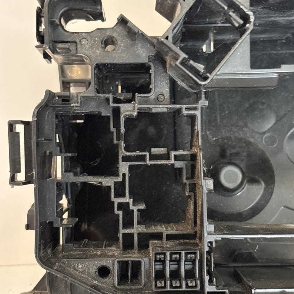 Toyota Fuse Box Relay Junction For 2010-2011 Prius Hybrid #7352-XB1 - Image 3 of 4