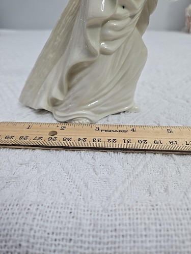 Ceramic Jesus Carrying Cross Glazed White 7.75x4 - Picture 5 of 5