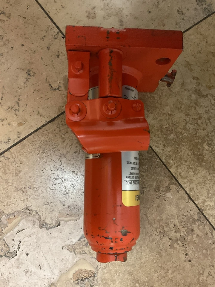 1997-1998-1999-2001-2002-2003-2204 Mitsubishi Montero Sport Bottle Jack OEM Foto 2 de 4