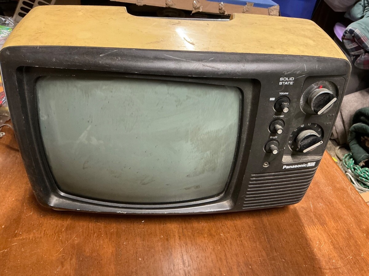 VINTAGE PANASONIC LTD SOLID STATE BLACK WHITE TV TR-802A TESTED