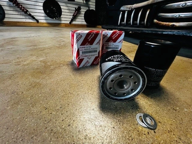 5 TOYOTA Oil Filter 90915-YZZD3 4Runner Tundra Tacoma Sequoia + Drain Plug - Image 3 of 4