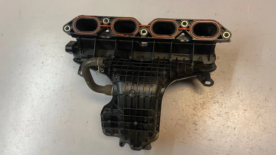 Впускной коллектор 2010 - 2015 Toyota Prius 2012 - 2017 Prius V Lexus CT200h - Изображение 2 из 4