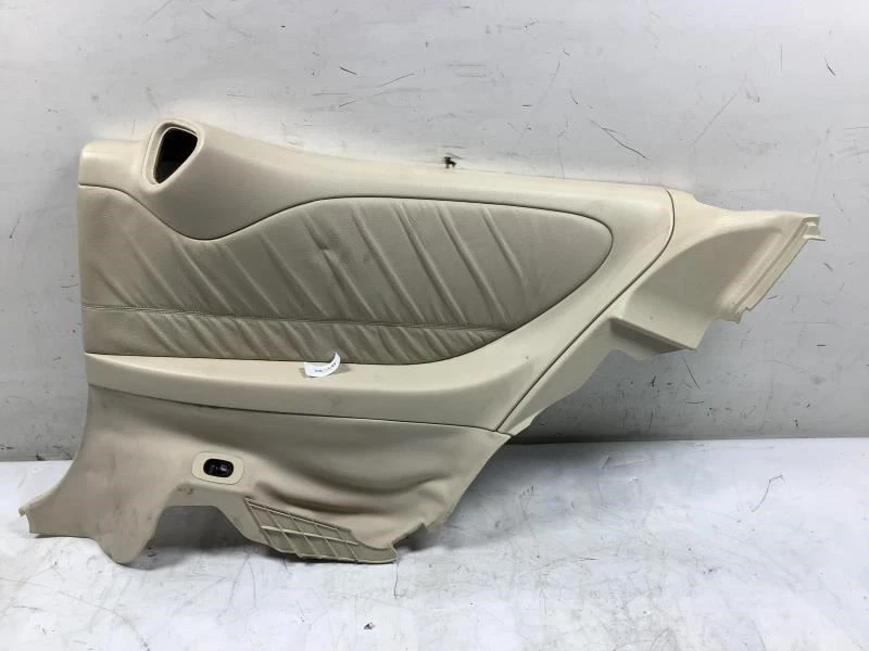 Mercedes Benz CLK350 2006 cupé interior trasero derecho cuarto panel moldura Foto 4 de 4